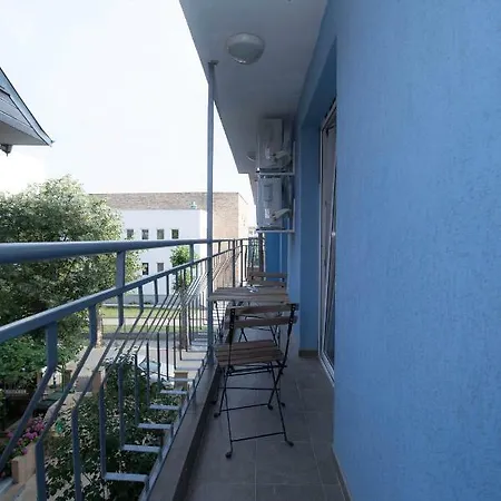 Апартамент Cherry Garden1 *
